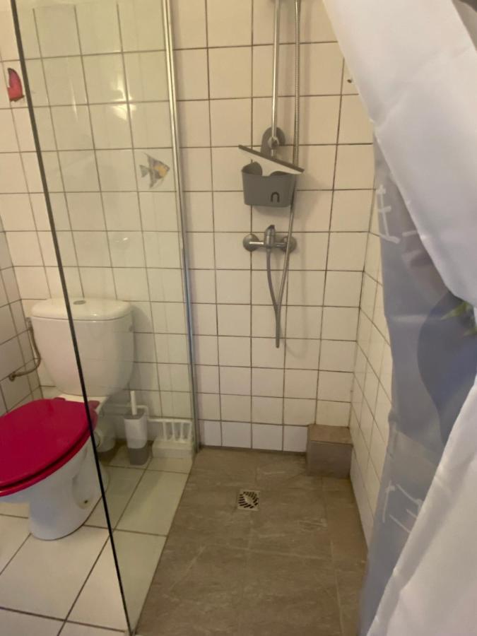 Appartements: Plage & Commerces A 200M Sainte-Anne  Buitenkant foto