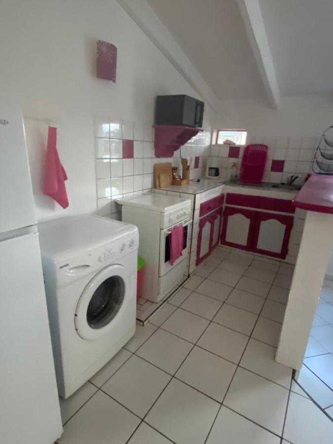 Appartements: Plage & Commerces A 200M Sainte-Anne  Buitenkant foto
