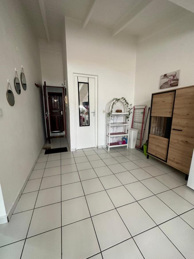 Appartements: Plage & Commerces A 200M Sainte-Anne  Buitenkant foto