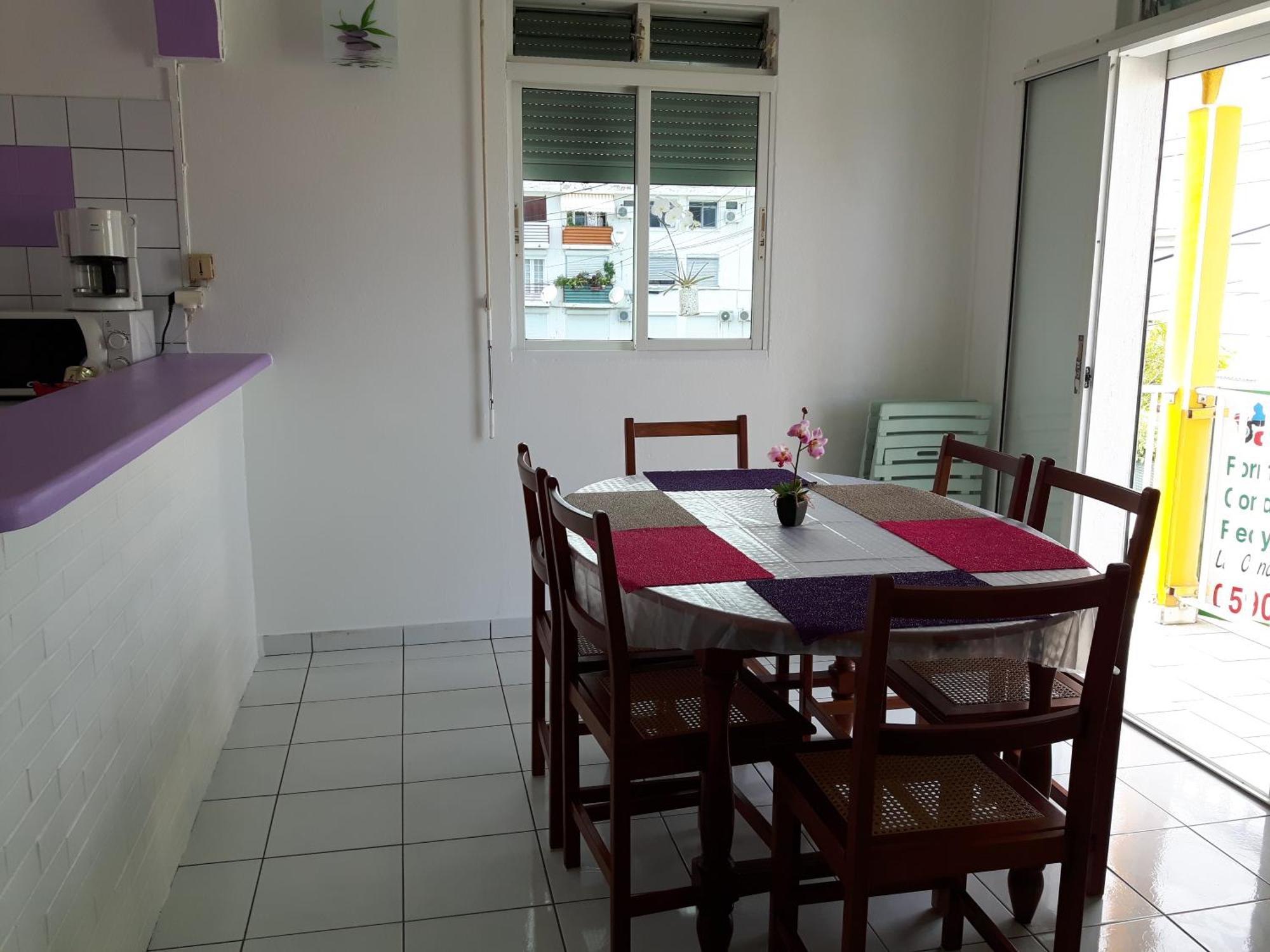 Appartements: Plage & Commerces A 200M Sainte-Anne  Buitenkant foto